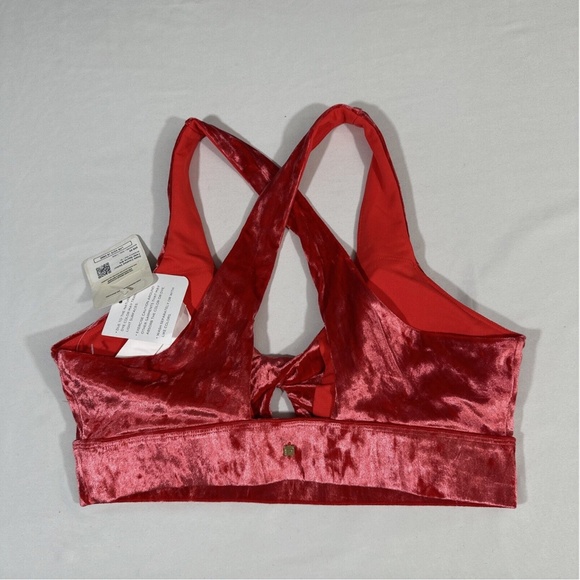 NWT $60 Fabletics [ Medium ] Crushed Velour Sports Bra in Strawberry‎ Red #U1168 - Picture 6 of 9